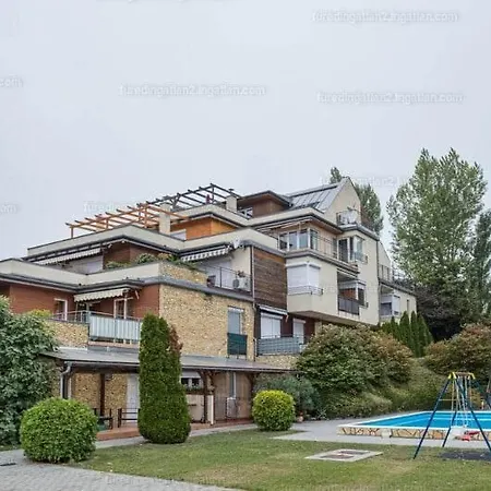Apartment Aranyeso Deluxe Balatonfured